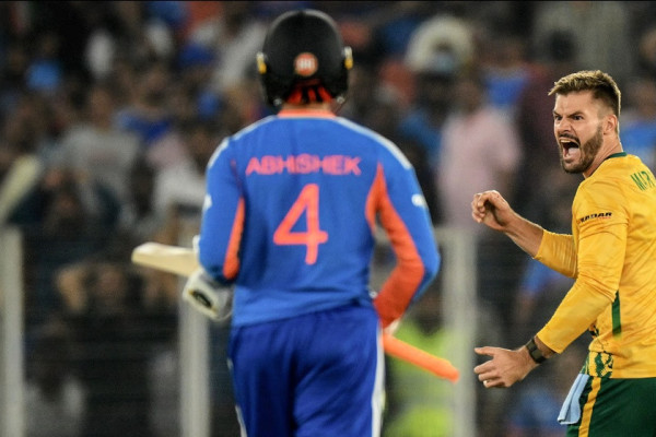 टी-२० विश्वकप: भारतको अपराजित यात्रामा ब्रेक, दक्षिण अफ्रिकासँग ७६ रनले पराजित